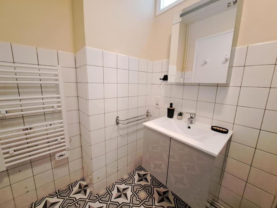 Magnifique T3 Avec Balcon Au Pied Du Metro Colbert Apartment Tourcoing Luaran gambar